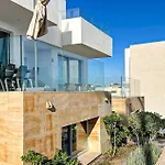 4 Bedroom Gorgeous In