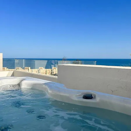 4 Bedroom Gorgeous In Fuengirola Tatil Evi