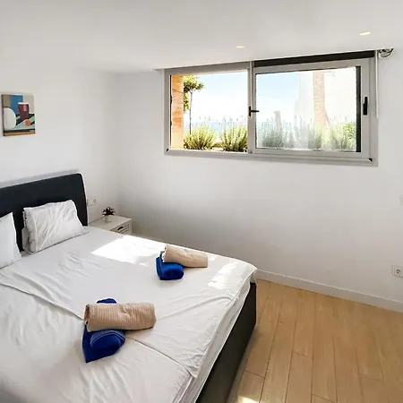 4 Bedroom Gorgeous In Fuengirola Ferienhaus *