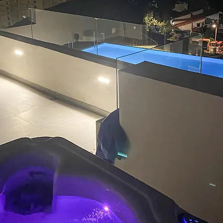 4 Bedroom Gorgeous In *