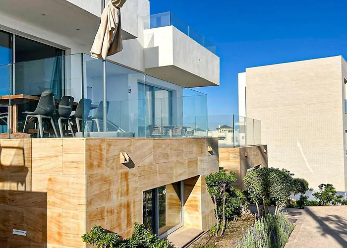 4 Bedroom Gorgeous In