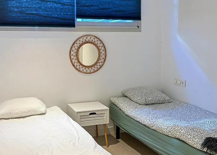 בית נופש 4 Bedroom Gorgeous In פואנגירולה