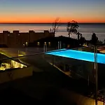 4 Bedroom Gorgeous In Фуенхірола