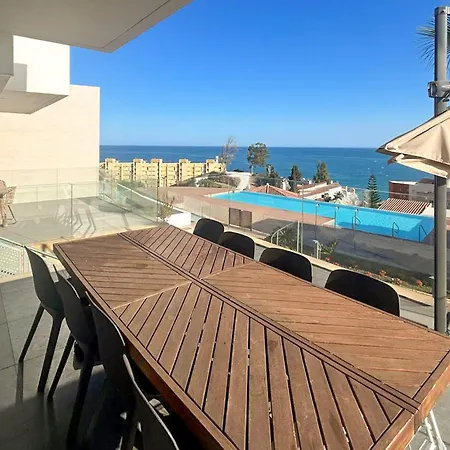 4 Bedroom Gorgeous In Fuengirola Feriehus *